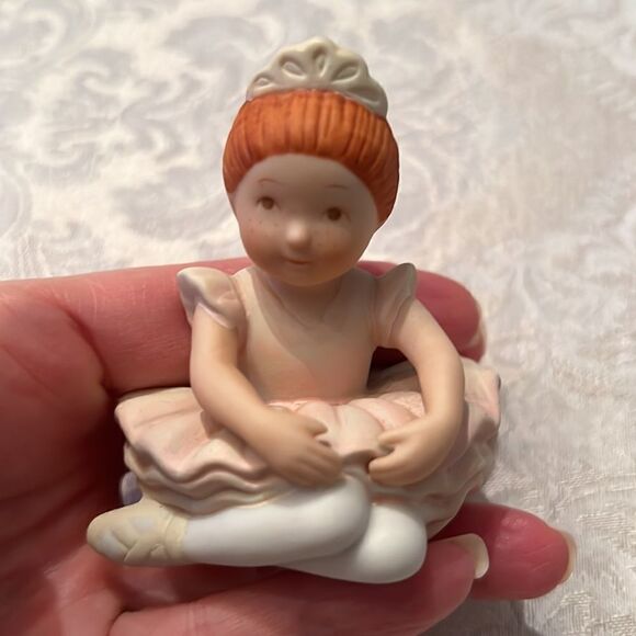 Vintage Holly Hobbie the sleeping beauty series XIV #30028 porcelain figurine - Picture 5 of 13